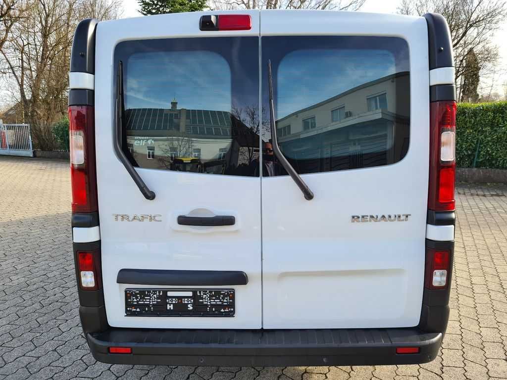 Бампер передній Renault Trafic III запчастини, разборка Рено Трафік 3