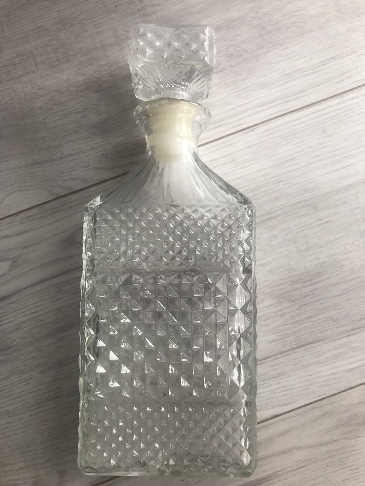 Stara karafka PRL zdobiona