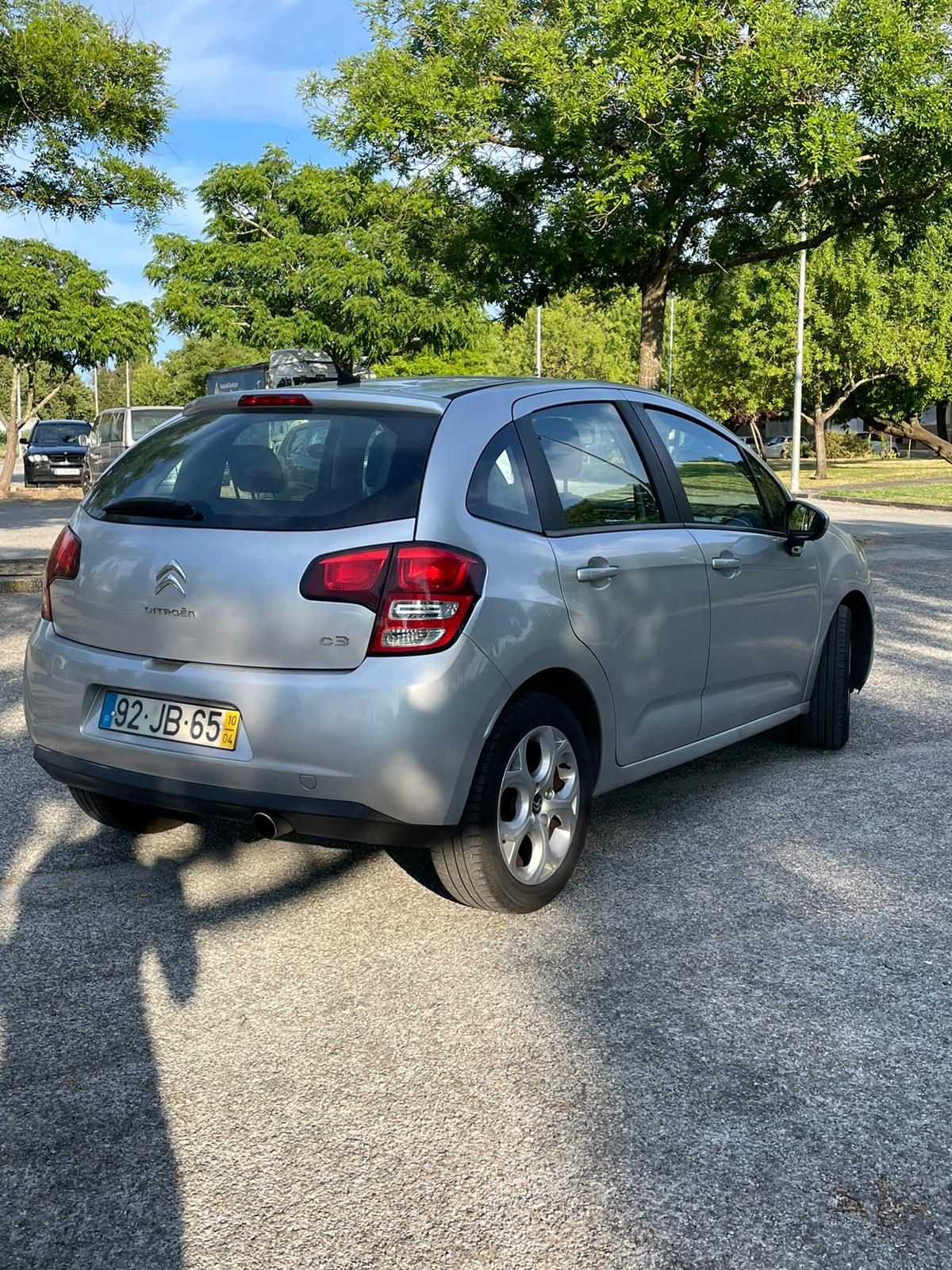 C3 diesel muito económico 5 lugares.