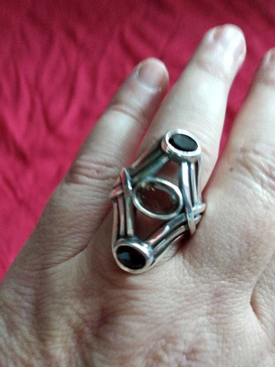Серебрянное кольцо размер 18,5 Новое