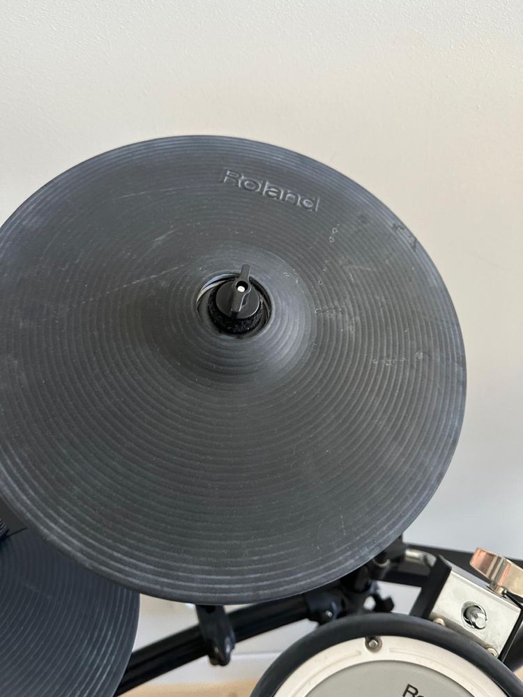 V-Drums Bateria TD-11KV com Amplificador Roland