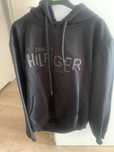 Czarna bluza z kapturem - Tommy Hilfiger
