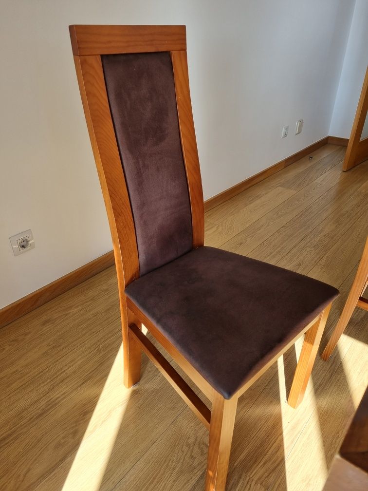 Mesa e cadeiras da Moviflor