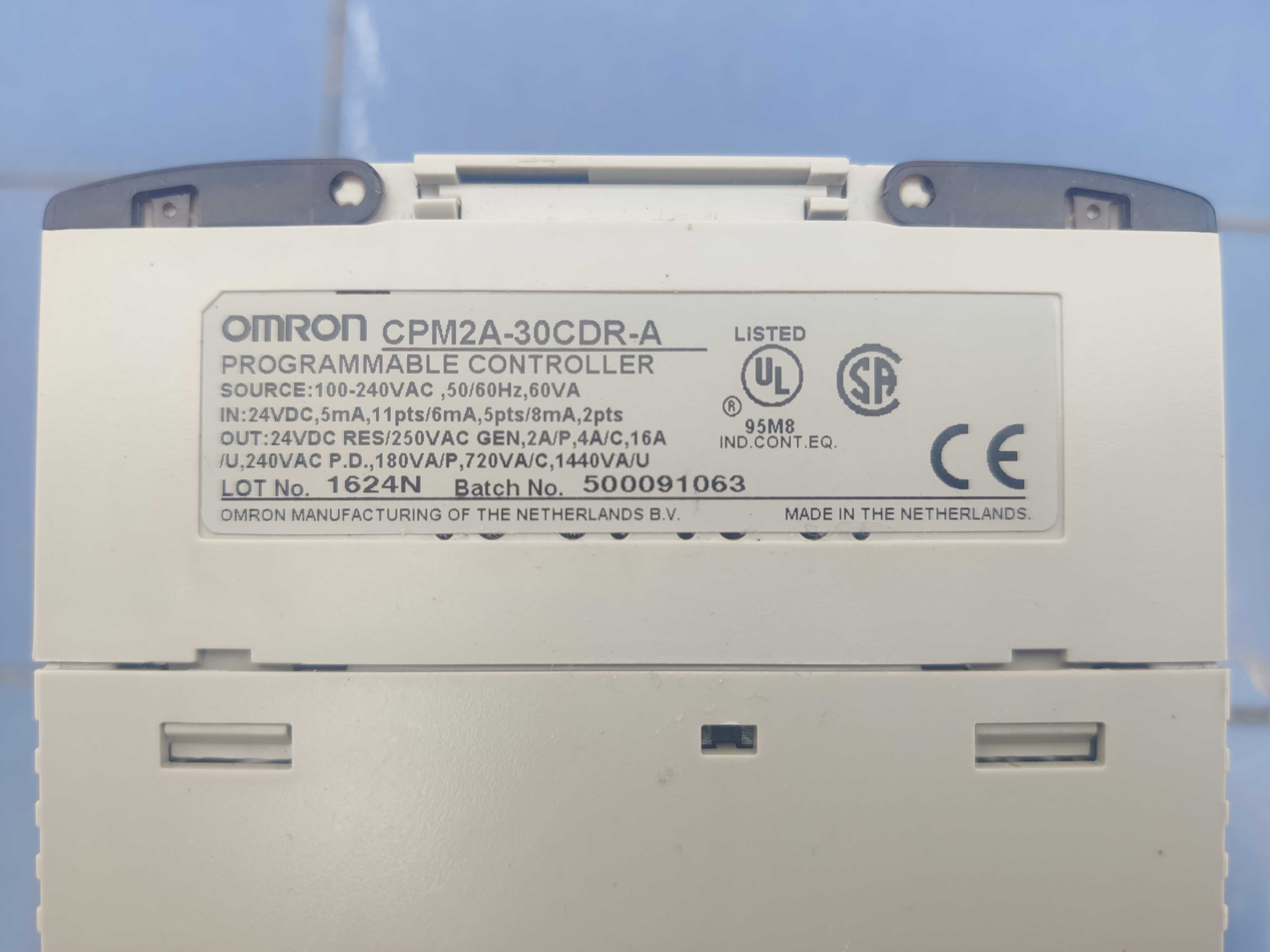 Autómato Omron CPM2A