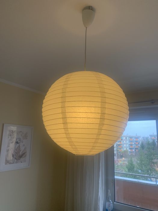 Sprzedam zyrandol i lampke nocna.Widac slady uzytkowania na lampce del