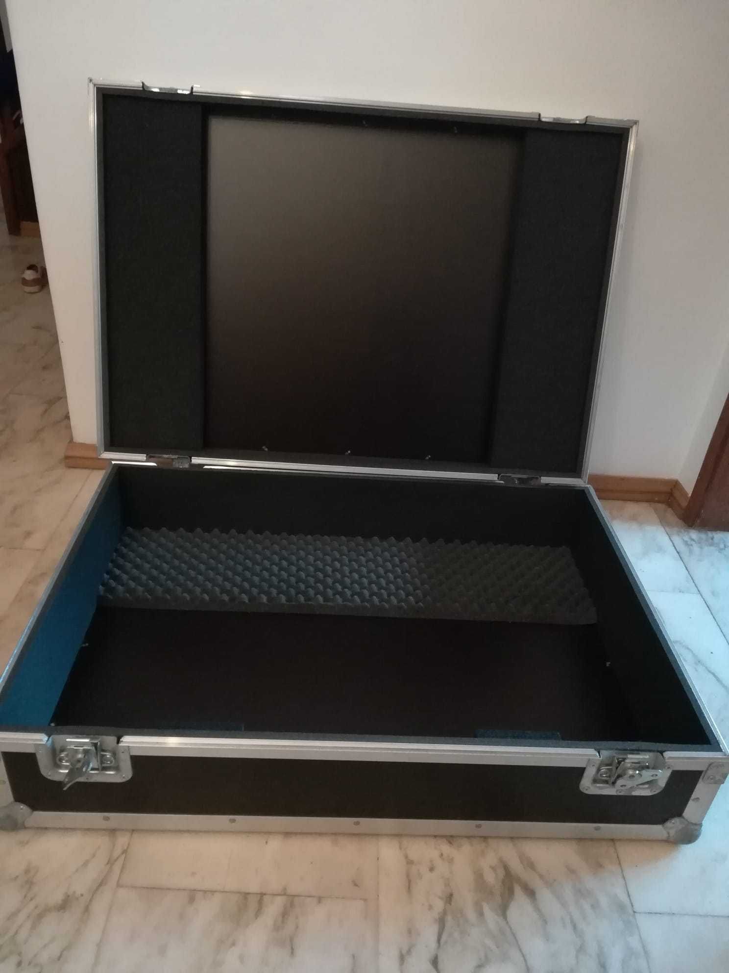 flight case em muito bom estado