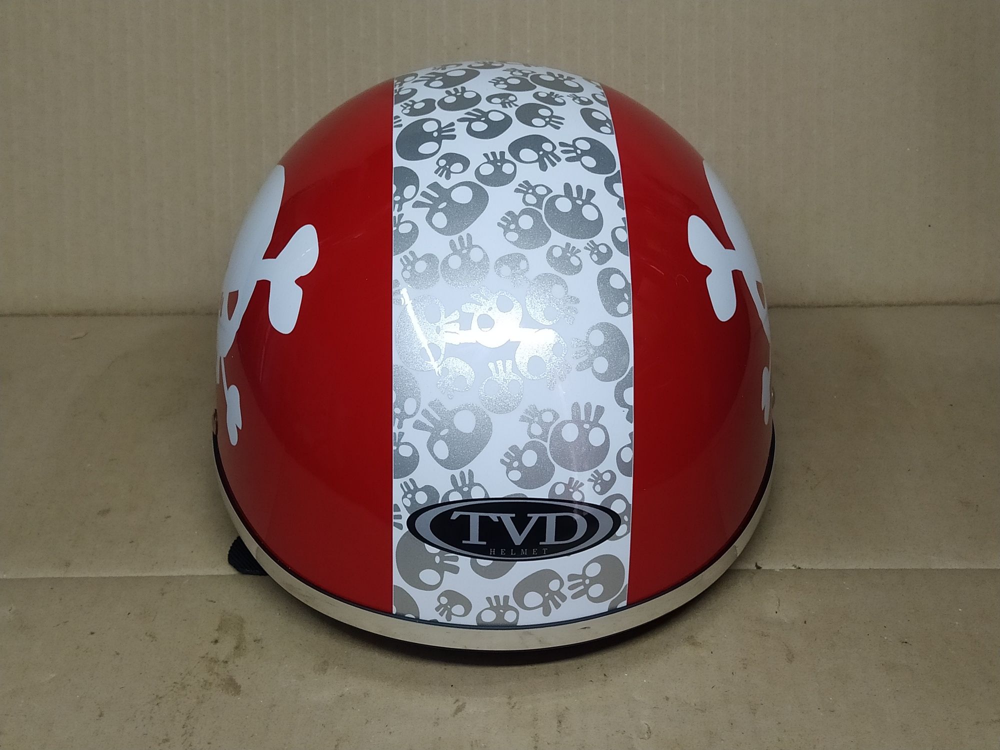 Шлем каска мото TVD SKULL красно-белая с очками