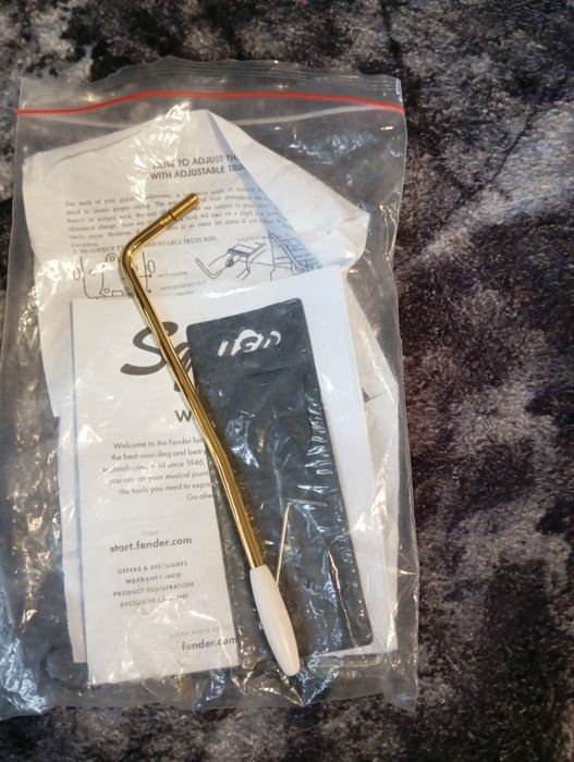 Squier 40 th annivetsary gold