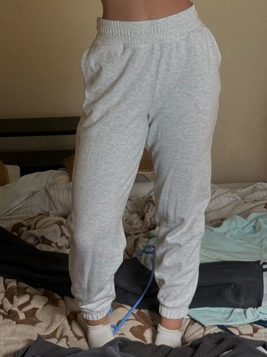 сірі спортивні штани