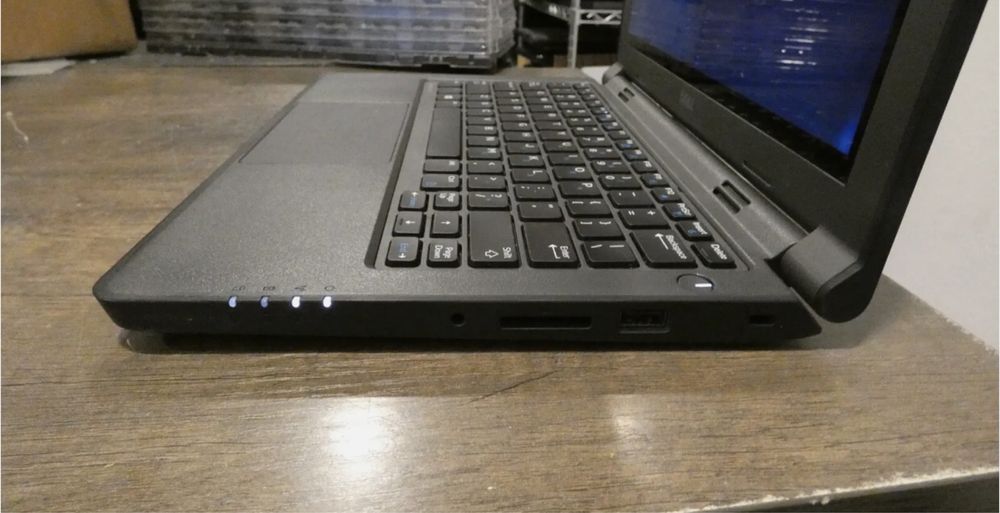 Dell Latitude 3160 Cel N3060 8GB 128GB SSD Win 10 Pro TOUCH