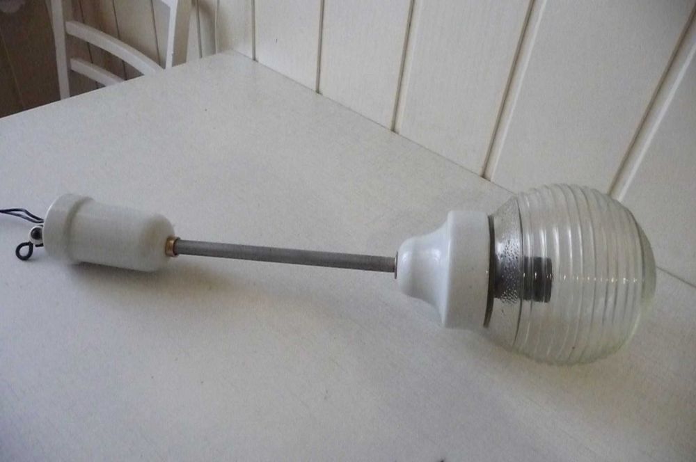 Lampa sufitowa, szklany klosz, antyk PRL