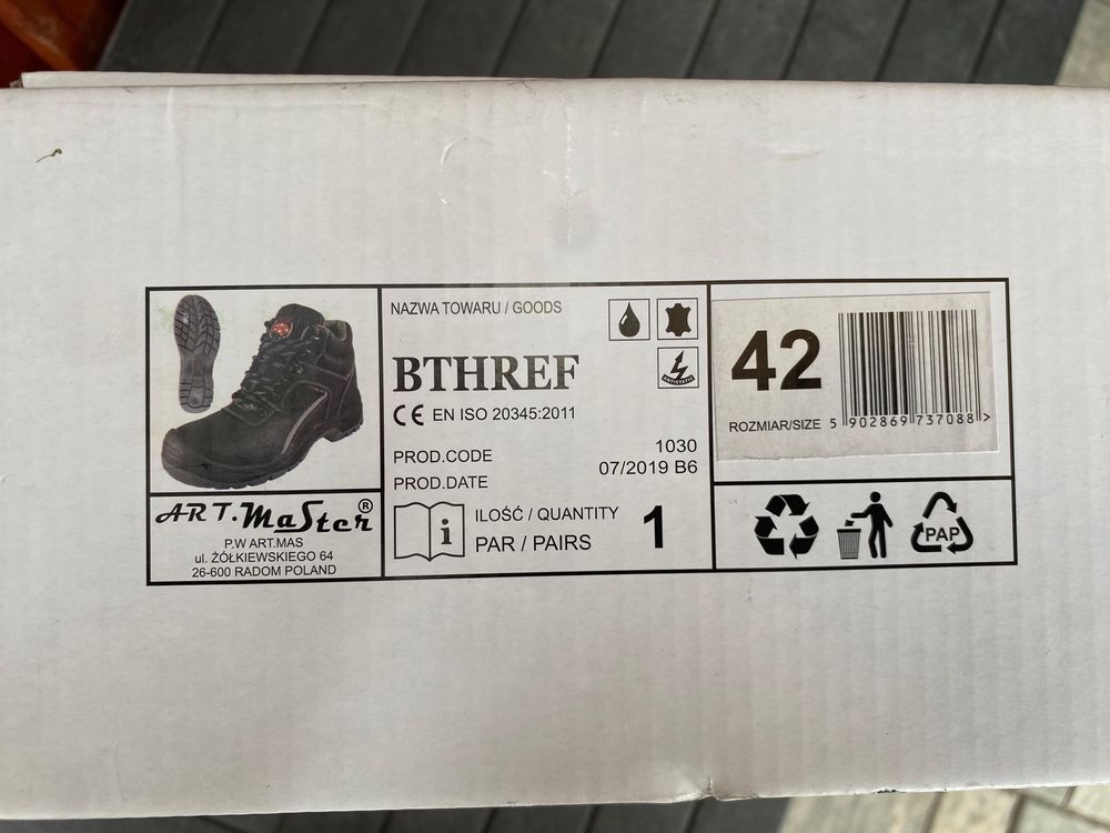 Sprzedam nowe buty robocze nr42