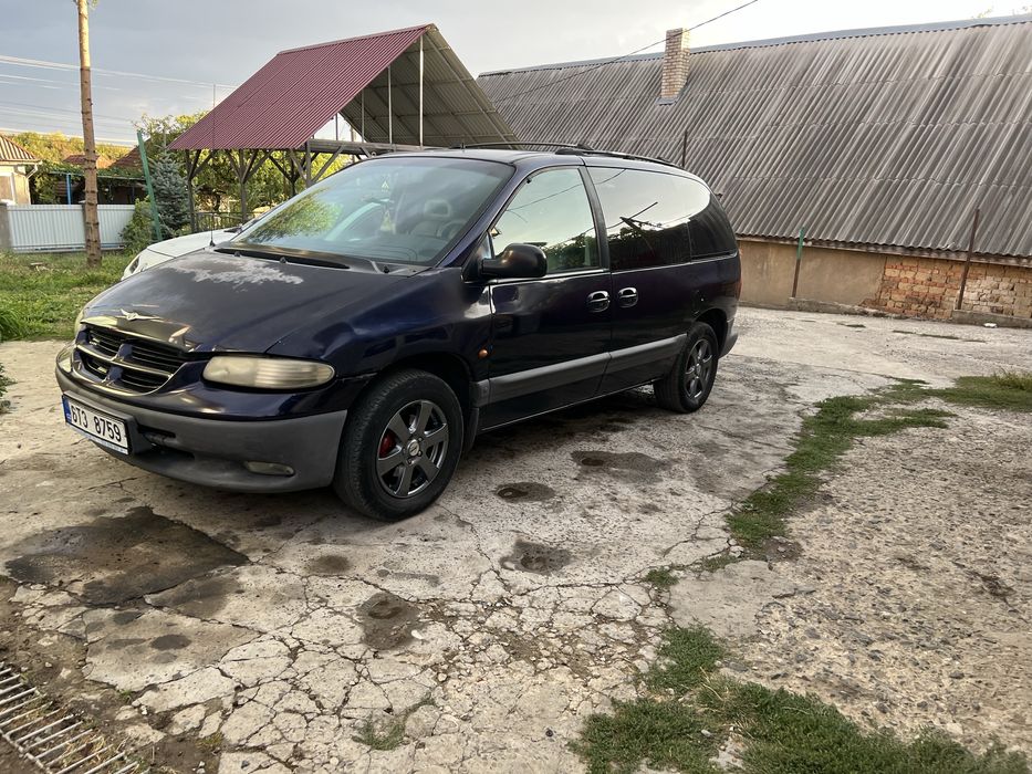 Крайслер войджер 2,5 турбо дизель,на Польських номерах