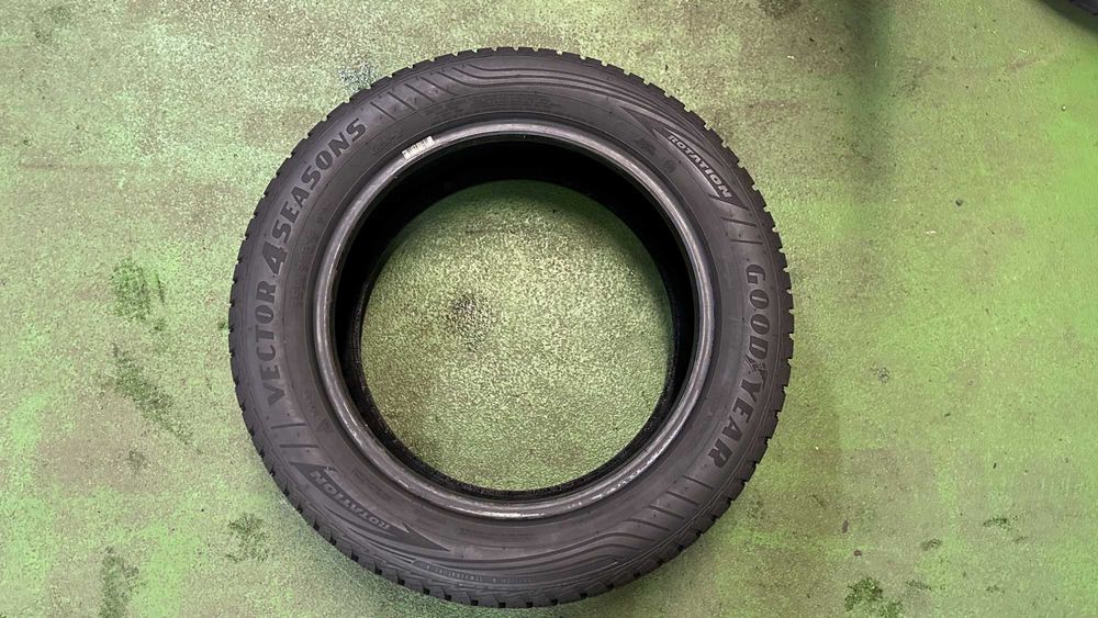 Para 205 55 R16 91H M+S GoodYear Vector4Seasons bieżnik 2x7mm
