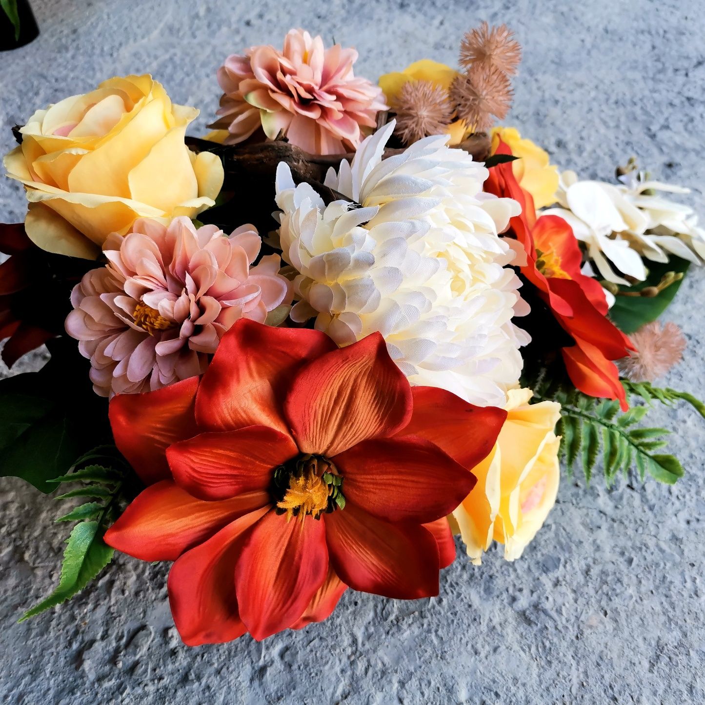 Komplet wiązanka na drewnie +bukiet sztuczne kwiaty wazon
