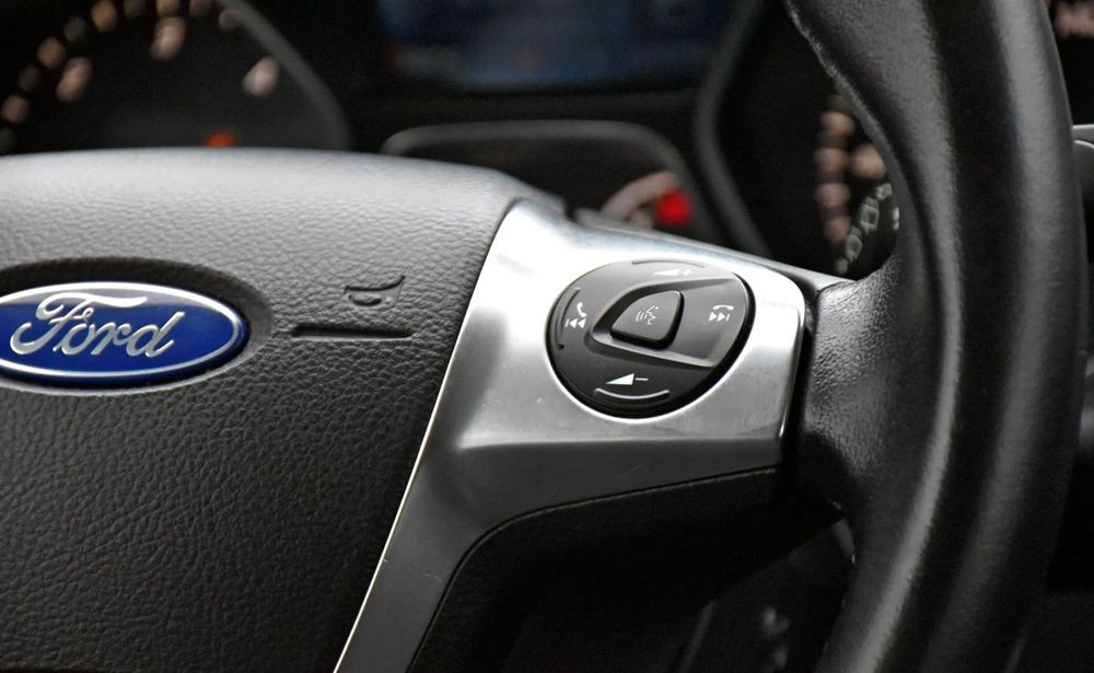 Ford Kuga 2013 року