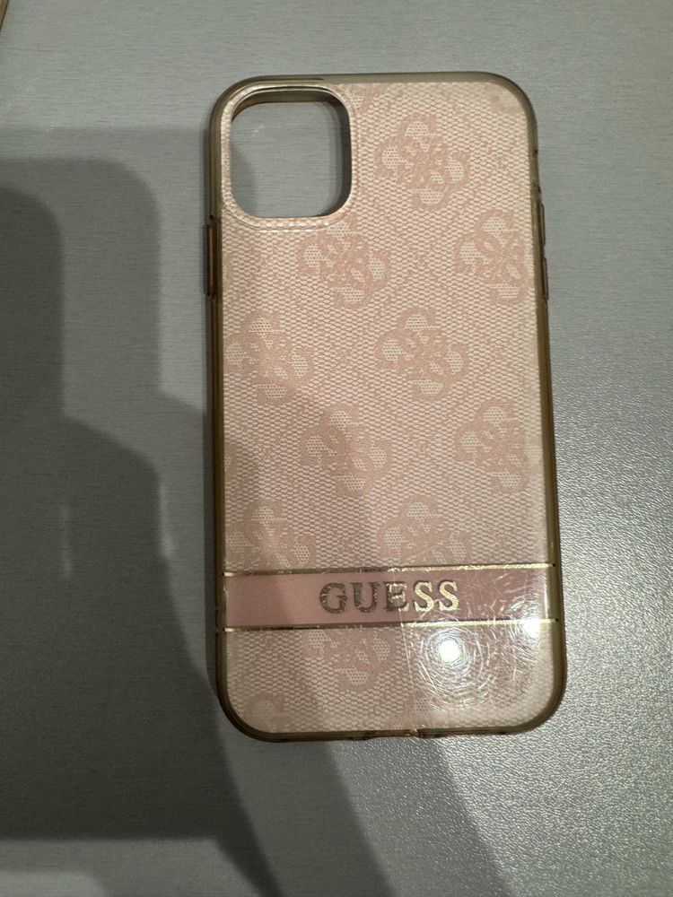 Etui iphon 11 guess