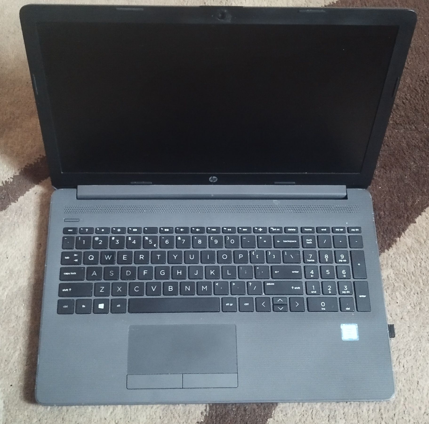 Laptop HP 250 G7 8GB 4x2,40 Ghz