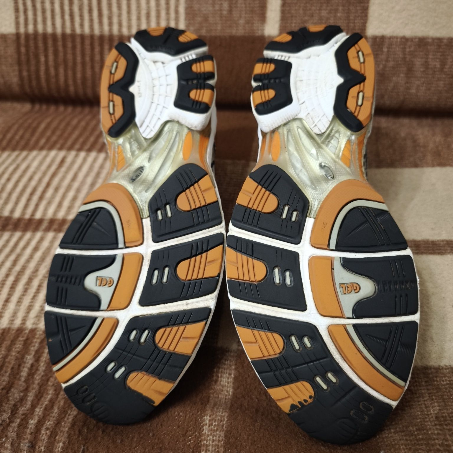 Чоловічі кросівки asics