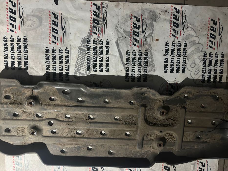 Захист бака Toyota Hilux (Хайлюкс) 2016-2024. Р.В. В наявності.