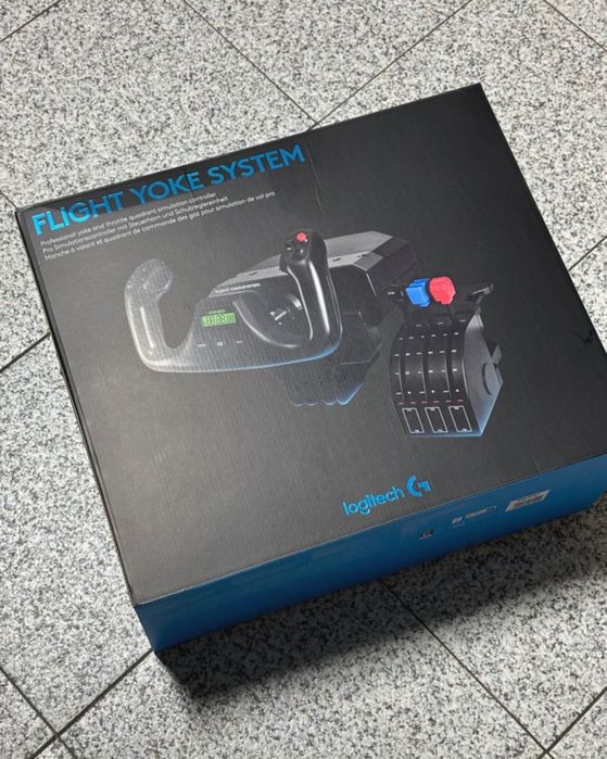 Flight Yoke System - Saitek Pro Flight