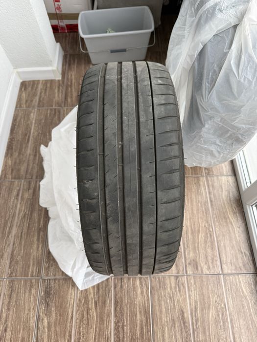 Michelin Pilot Sport 4S 225/40 R19 2023р – комплект