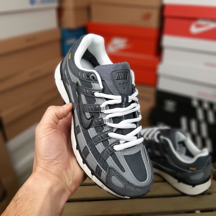 Топові жіночі кросівки Nike P-6000