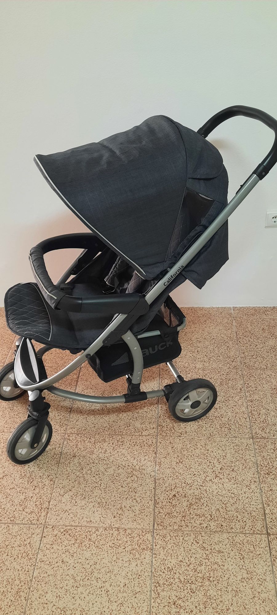 Carrinho, Alcofa e ovo para bebé