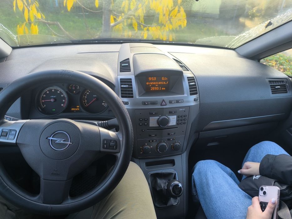 Продам.Обмін. Опель зофіра