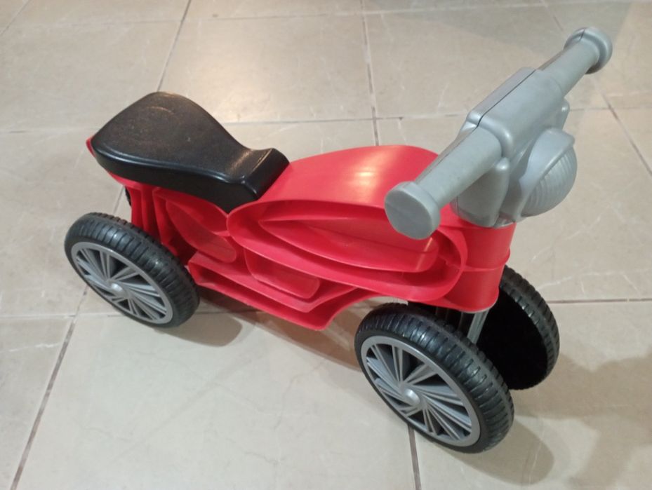 Moto infantil de equilíbrio