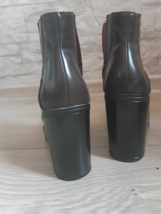 Botki na słupku rozmiar 36