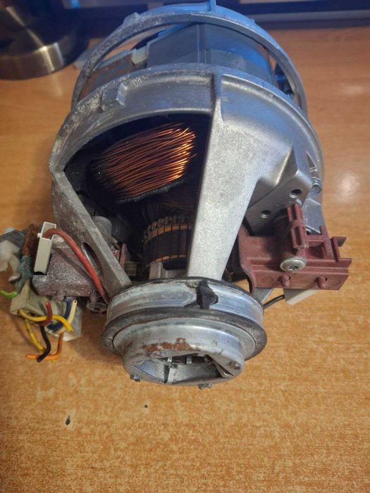 Двигун для пральної машини BOSCH