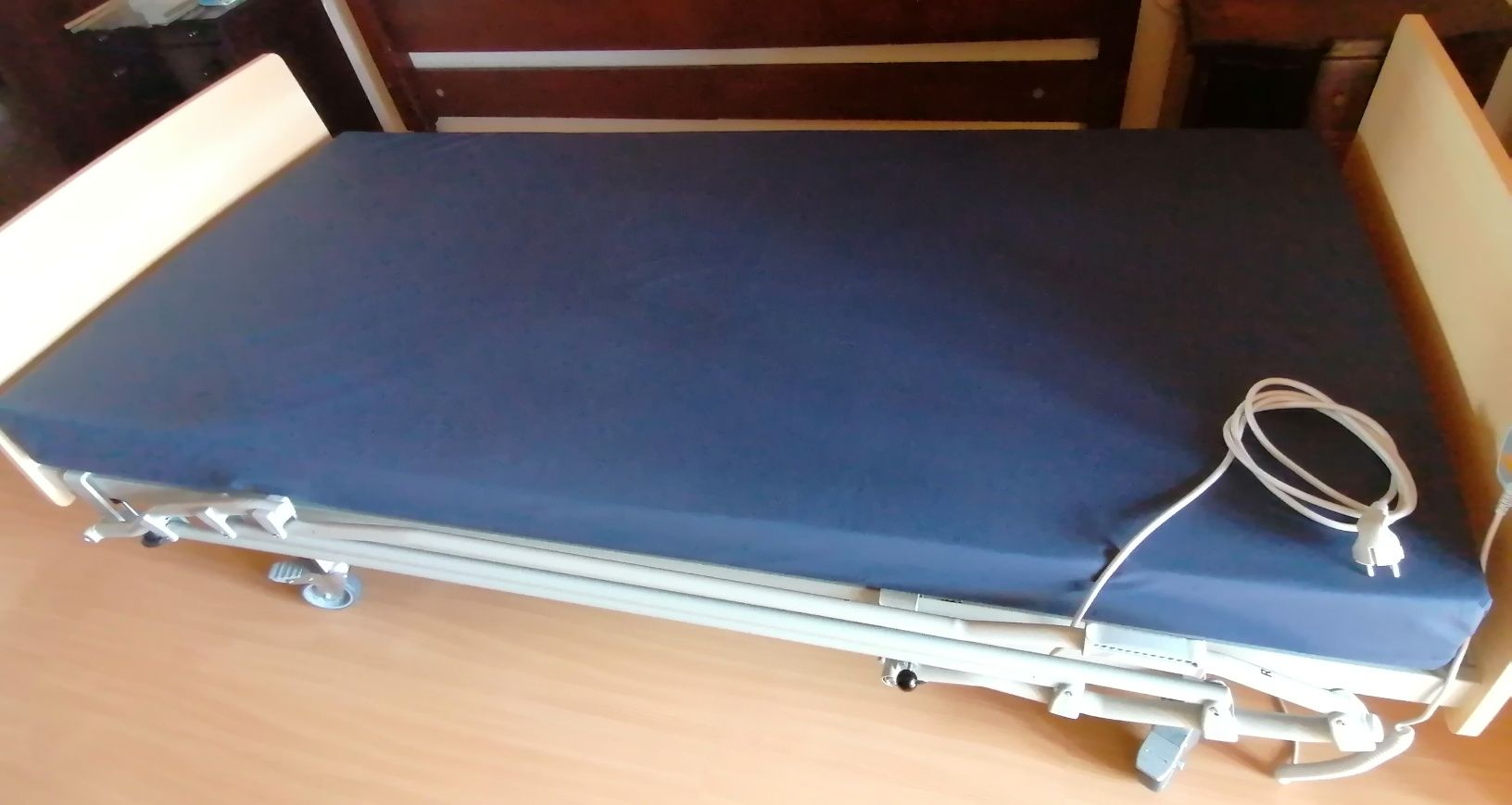 Conjunto Cama Elétrica Articulada com Guardas Laterais e Colchão