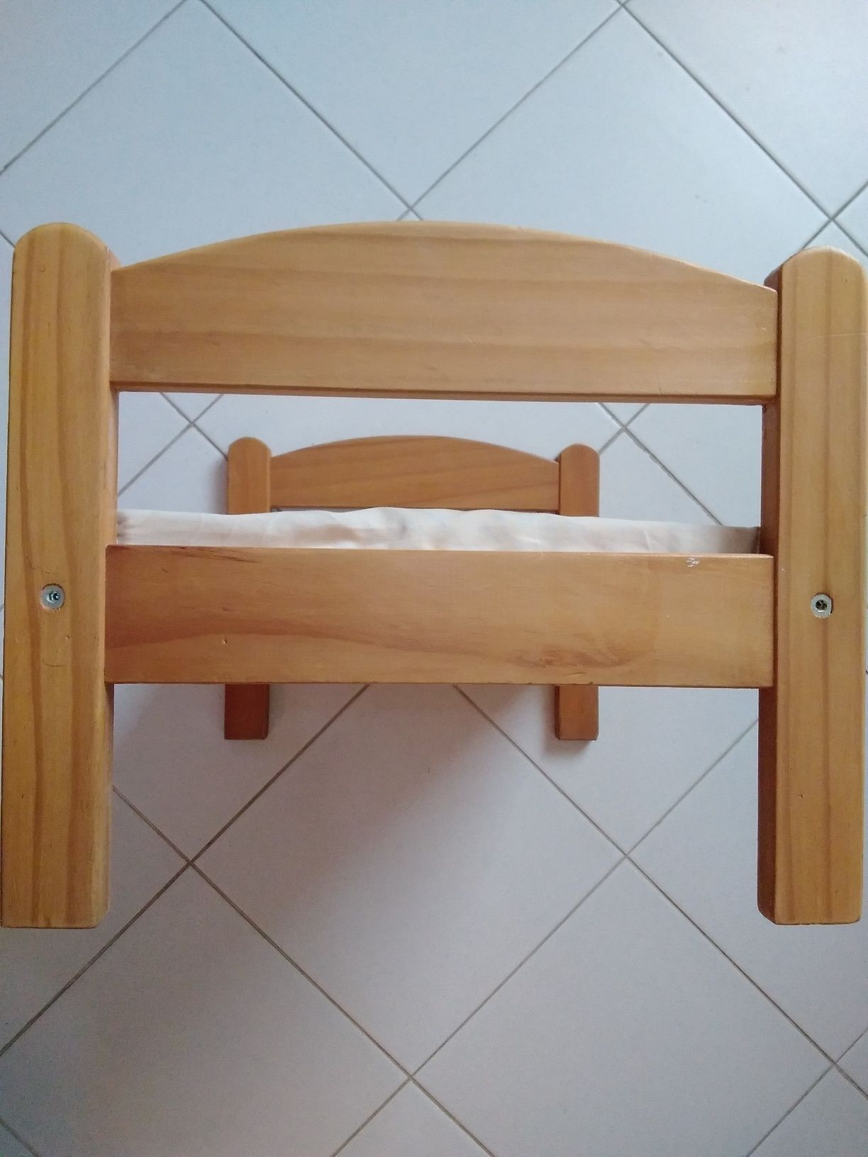 Brinquedo cama madeira para bebé