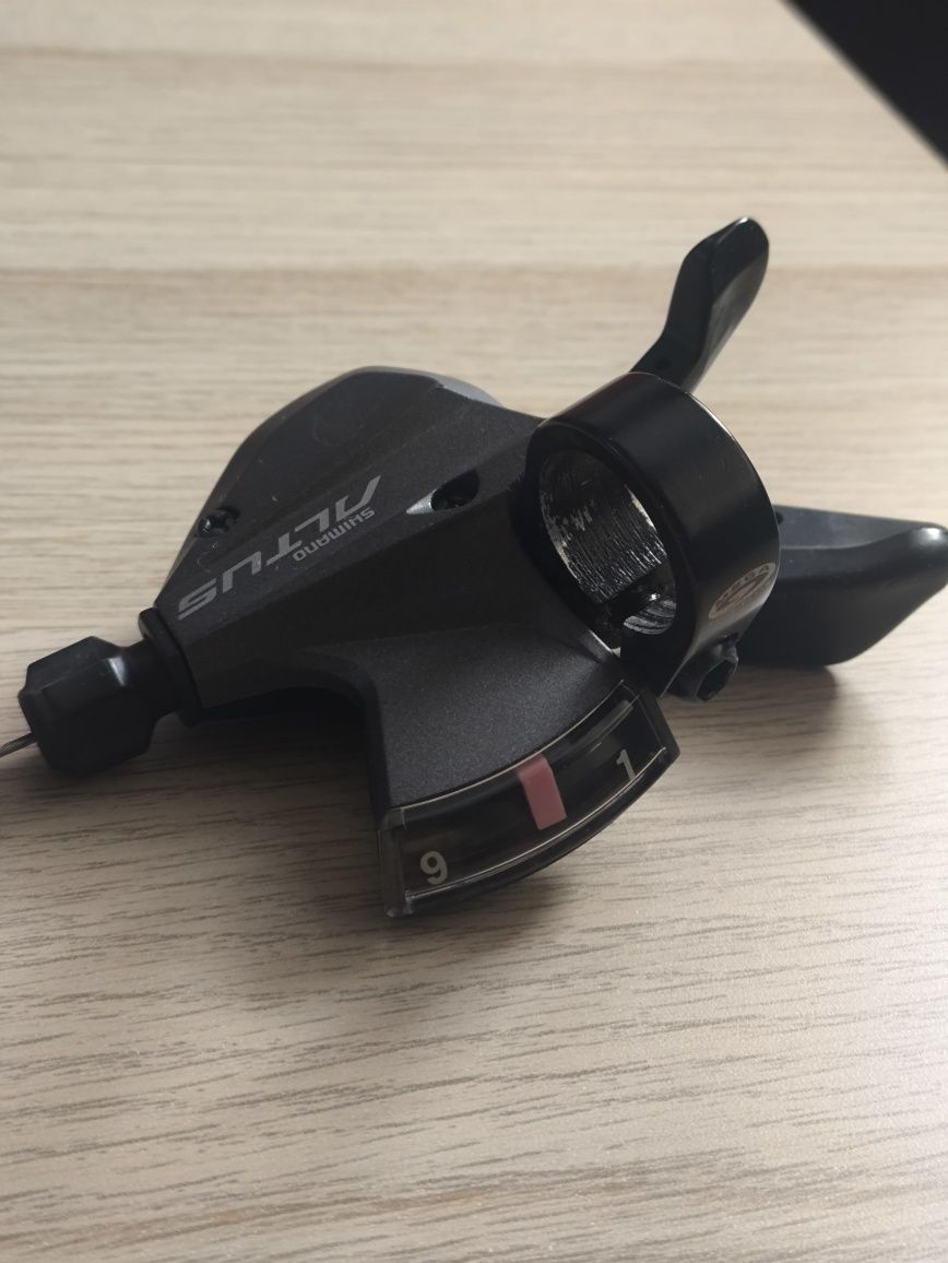 Manetki Shimano Altus SL-M370