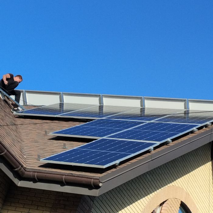 Установка солнечных панелей, подключение, настройка инвертора