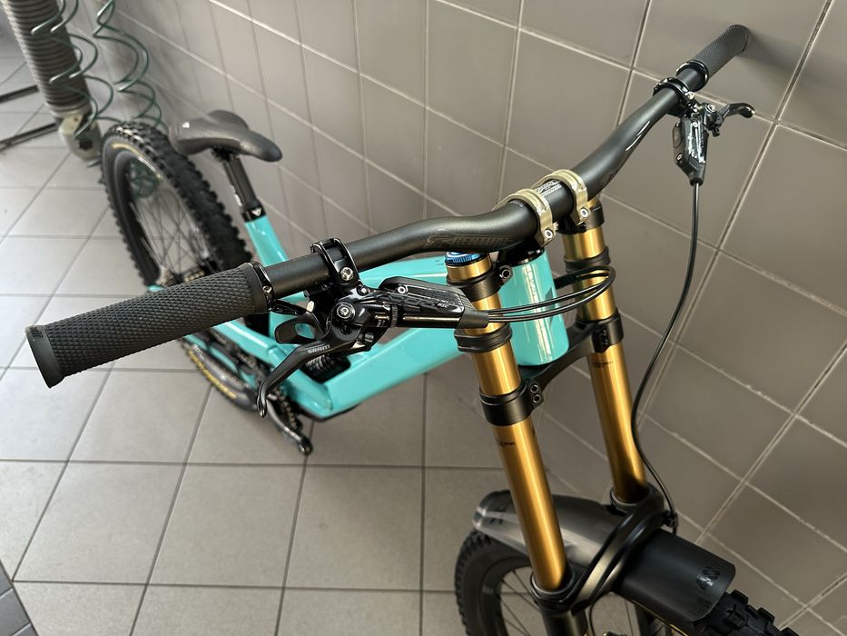 Rower zjazdowy DH YT Tues Core 4 2023 Large 29 bardzo zadbany