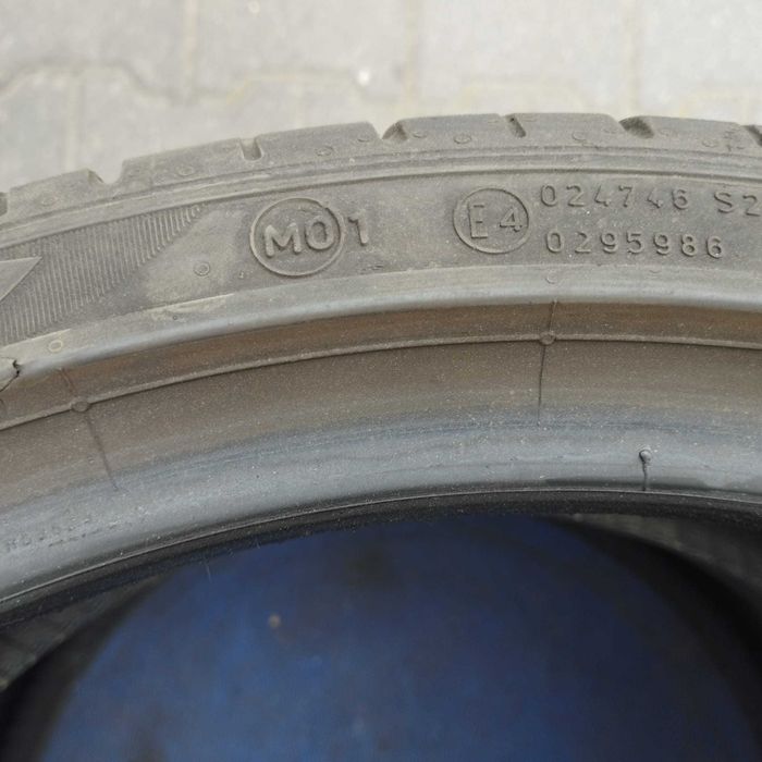 2x Pirelli P Zero PZ4 235/35R19 91Y XL MO1 - Mercedes
