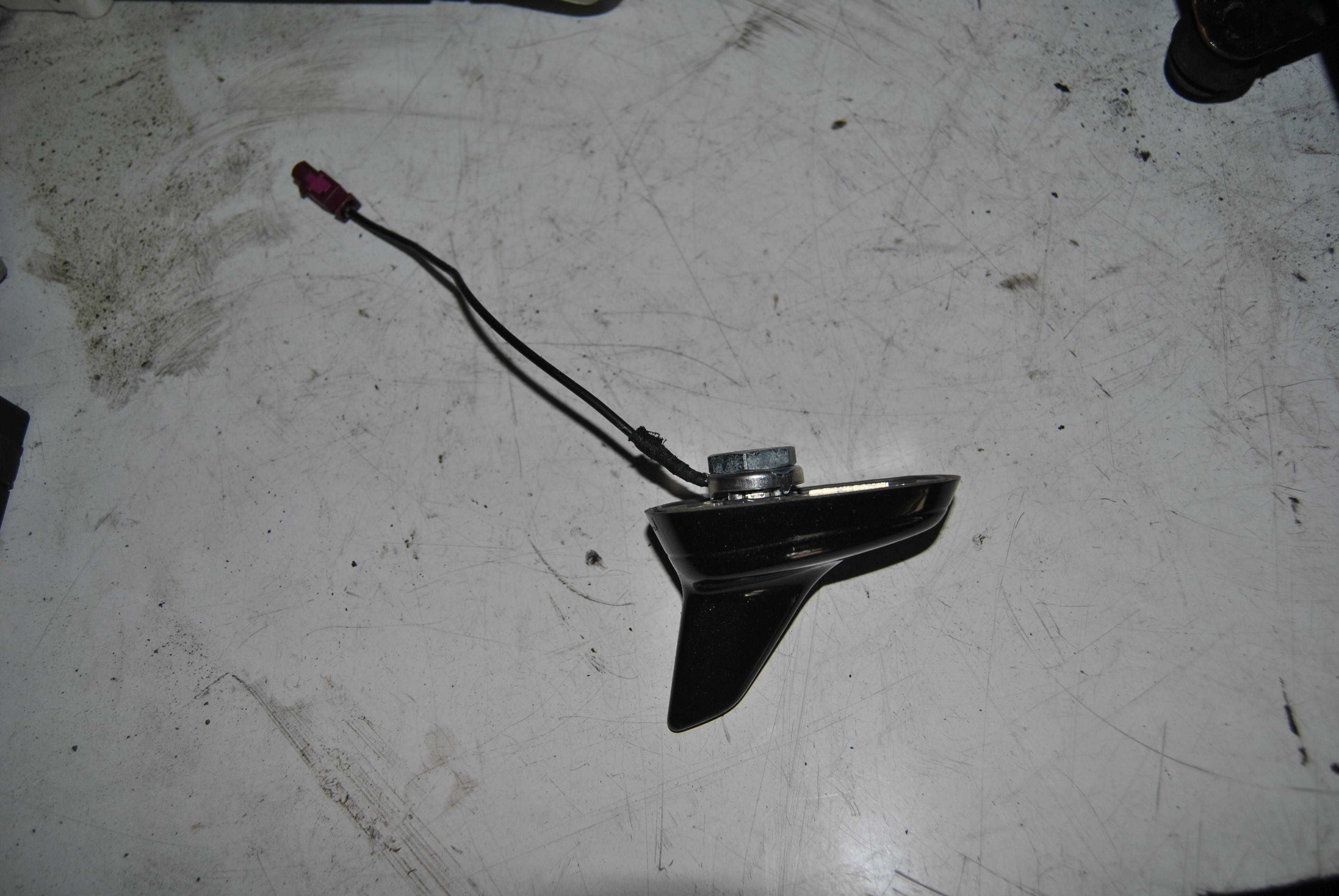 Antena Audi A4 B8 LZ7L