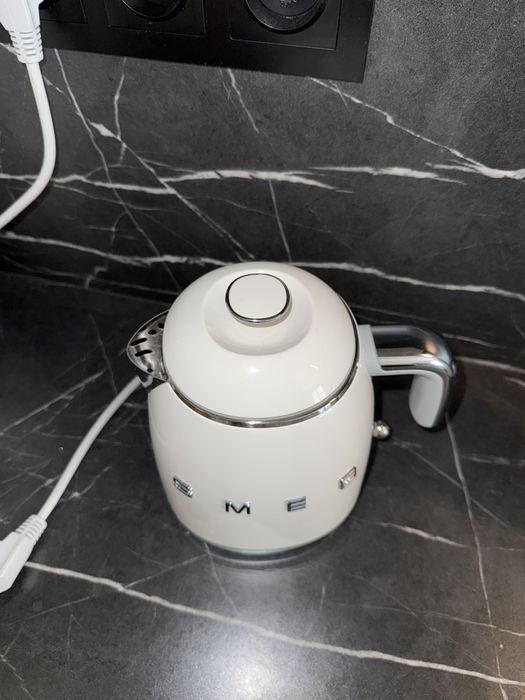 Czajnik Smeg mini 0,8 l biały