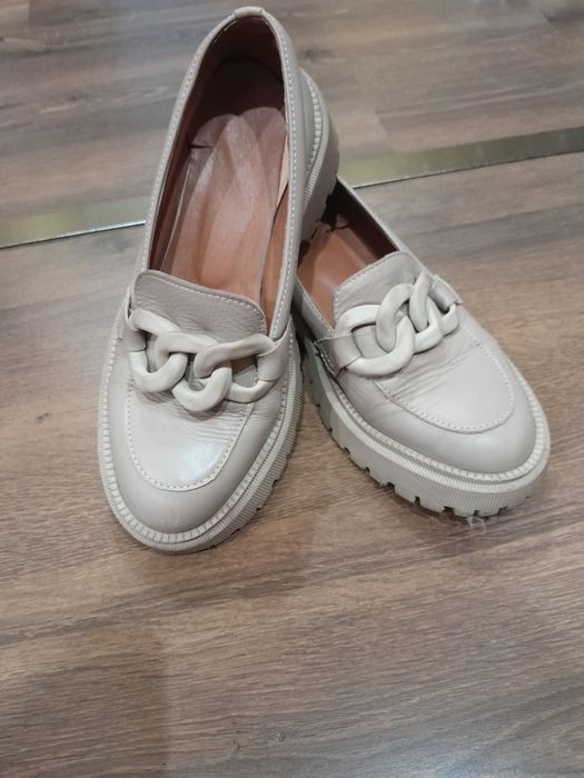 Шкіряні лофери в гарному стані