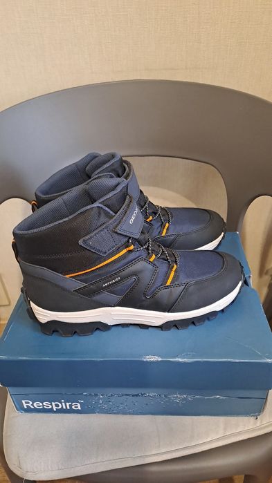 Абсолютно Новые зимние ботинки Geox Respira р.38-39на подростка