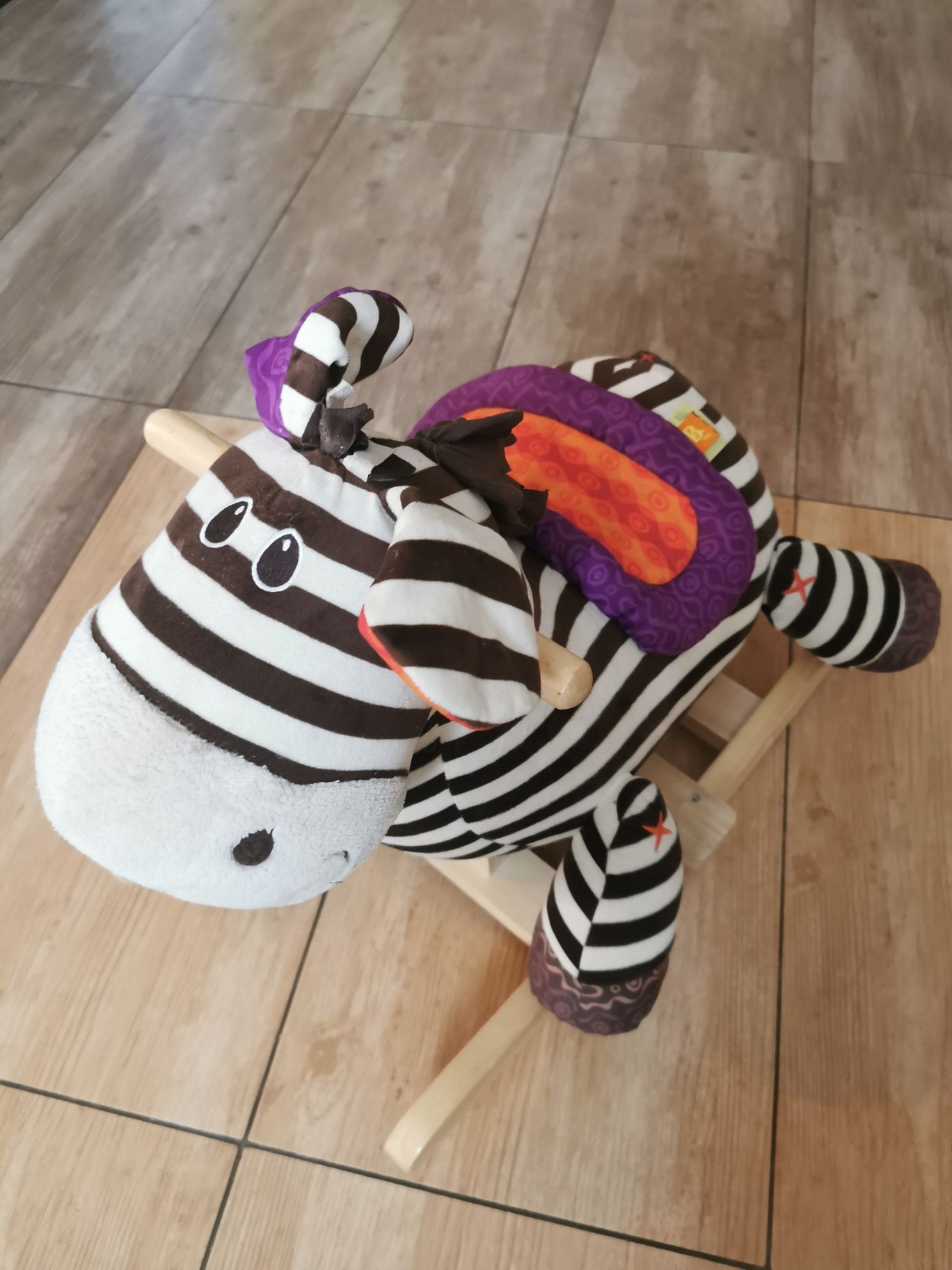 Pluszowa zebra na biegunach B.Toys świetny stan