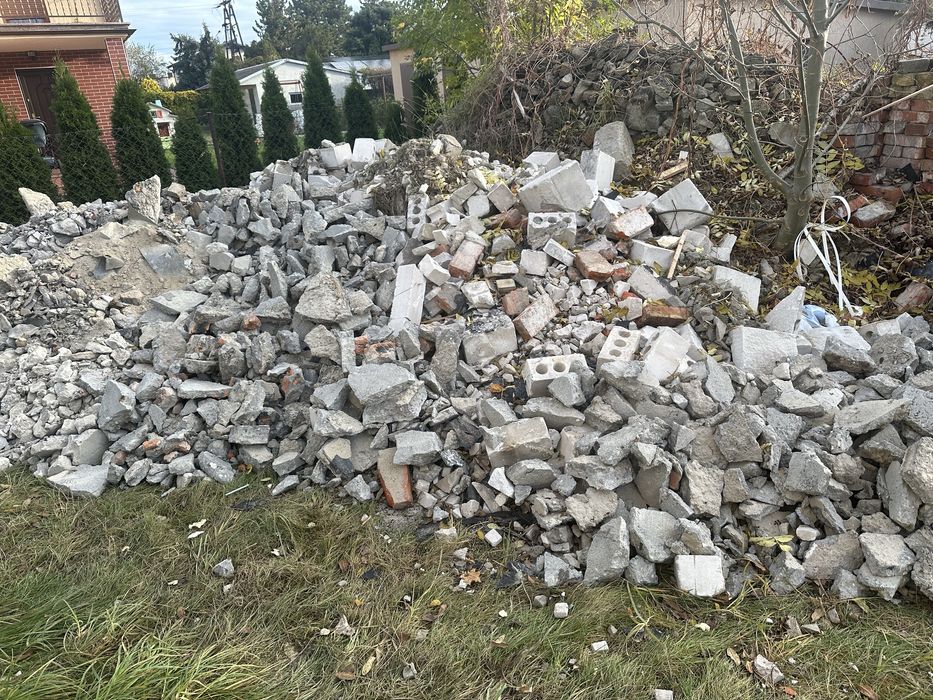 Gruz budowlany oddam ok. 40 T