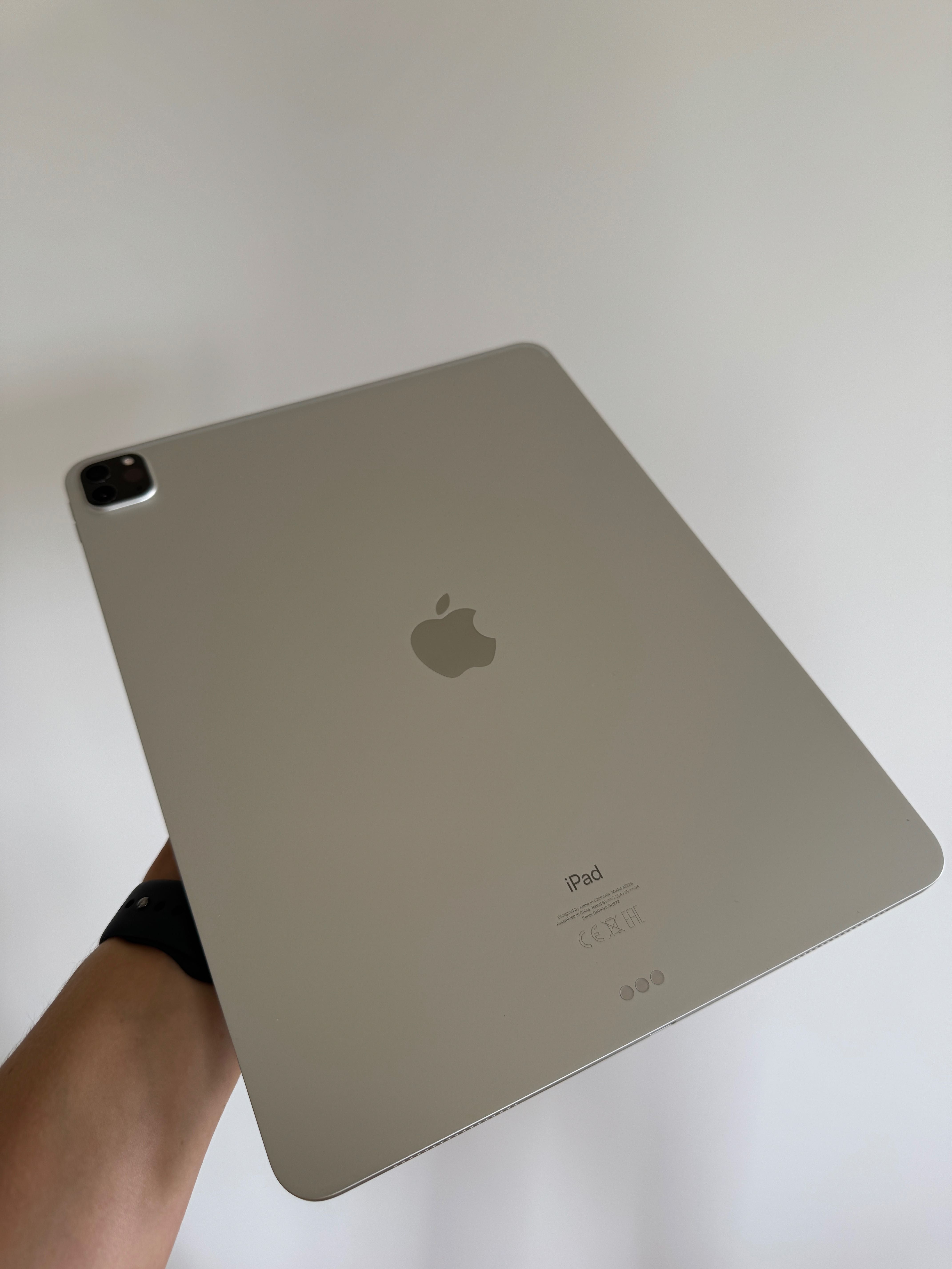 iPad Pro 12.9” (2020, 4. gen) 256 GB Wi-Fi + Pencil + klawiatura