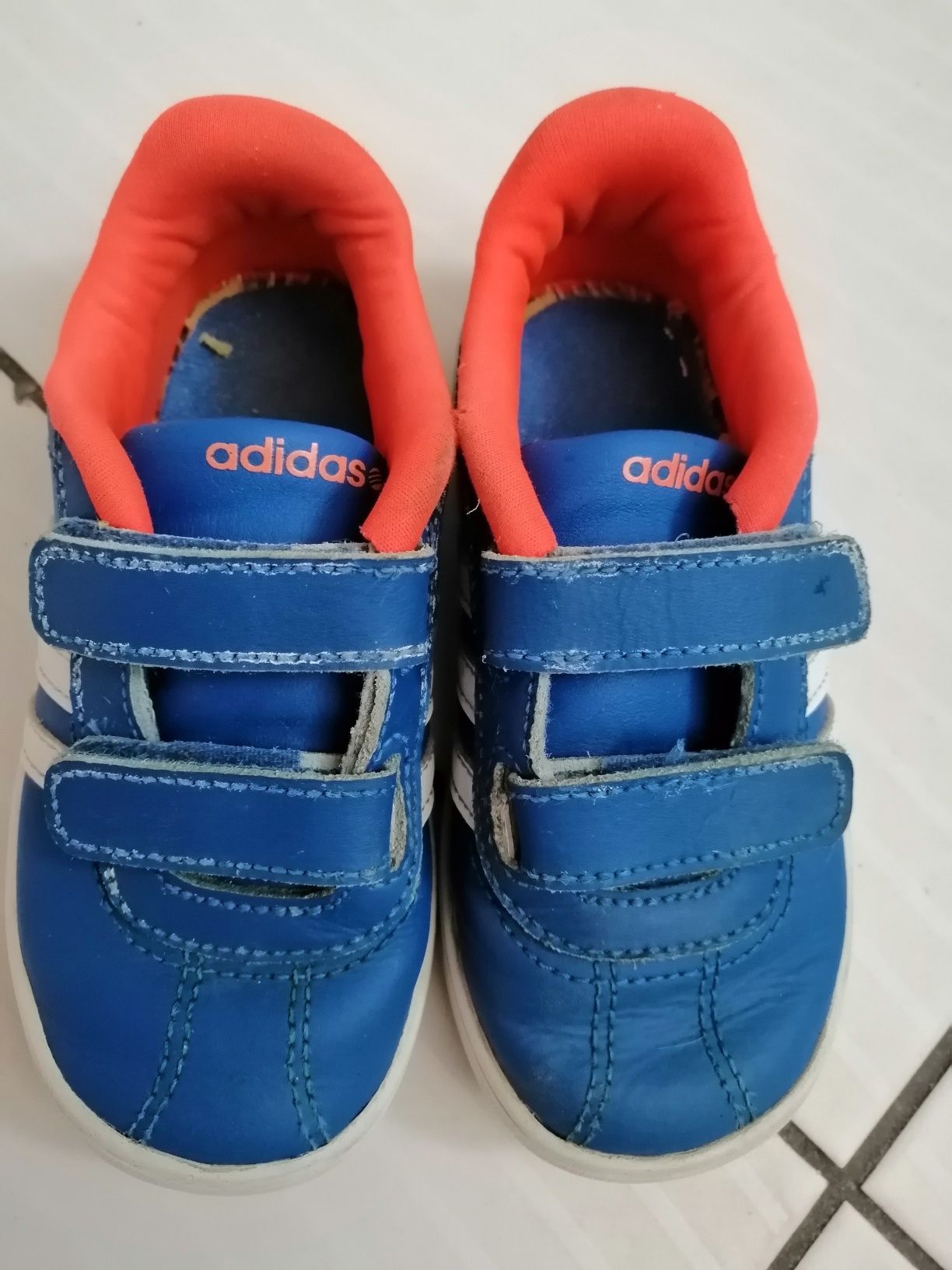 Buty chłopięce Adidas rozmiar 25 na rzepy