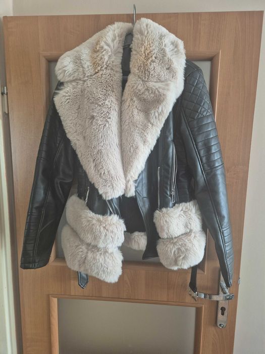 Sprzedam czarna kurteczke ..futerko