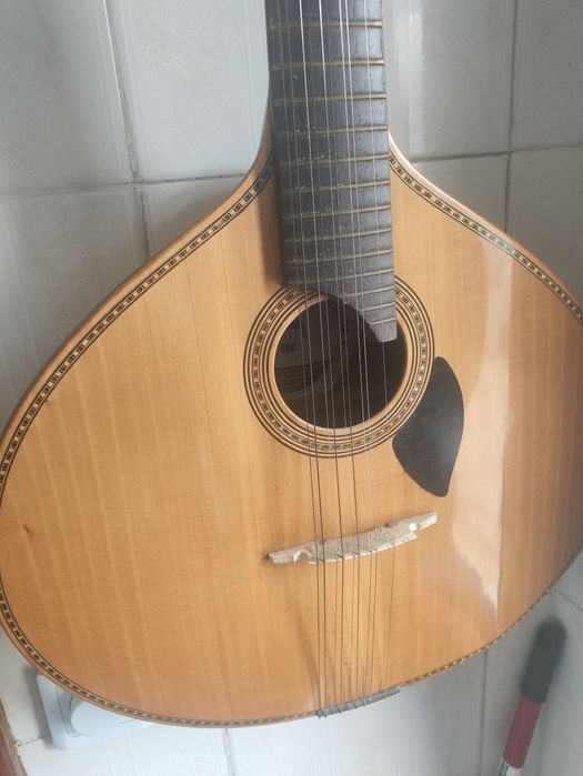 Guitarra portuguesa  Gp70l