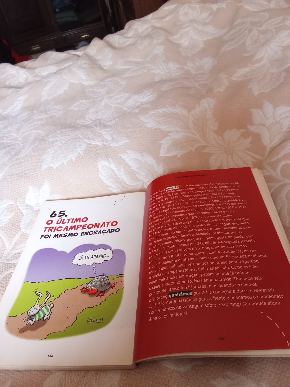 Vendo um lindo livro do Benfica que conta a história do clube