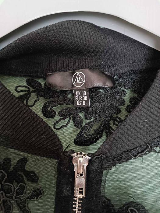 Жіноча легка курточка бомбер в готичному стилі, р. 38 (EUR)